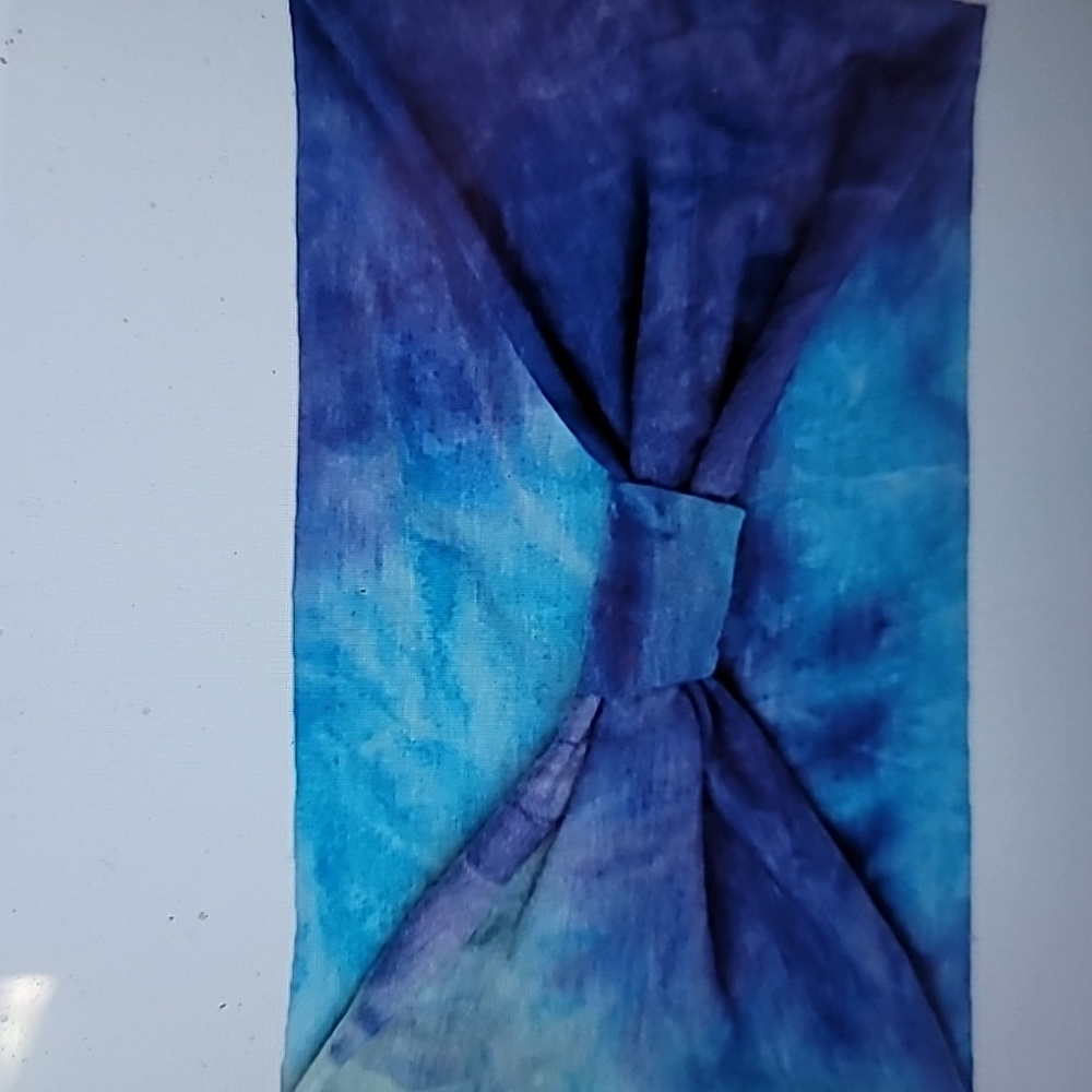 One Wide Stretch Stay in Place Headband.